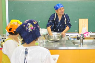 蕎麦打ち教室の風景1
